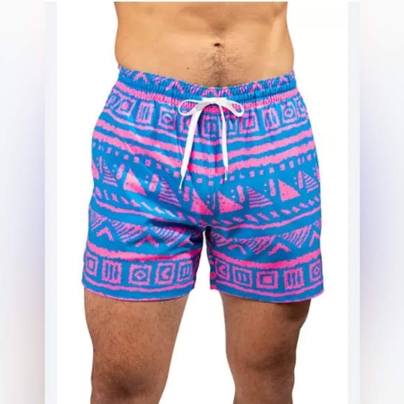 Chubbies Pink and Blue Geometric men’s Athletic Shorts - Picture 1 of 10